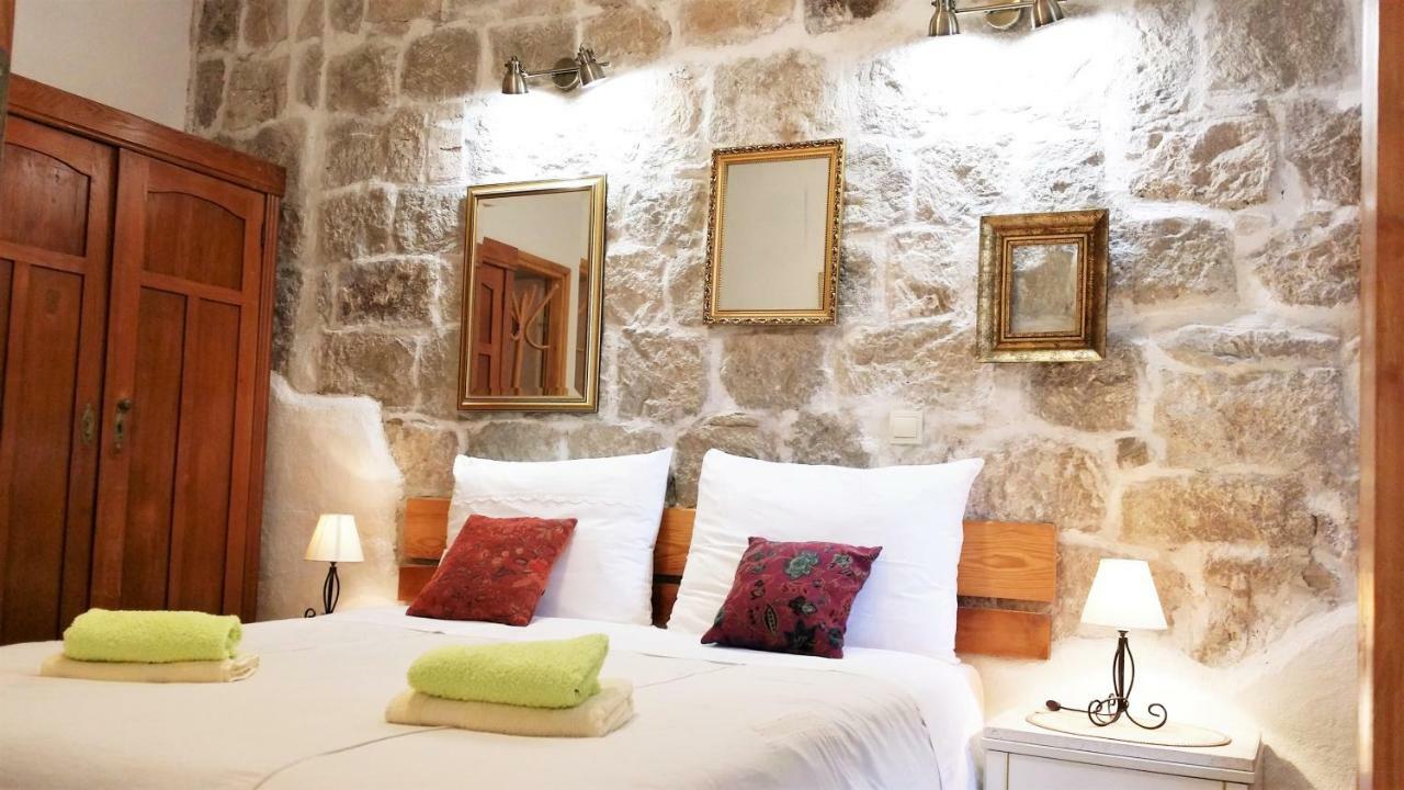 Authentic Mediterranean Apartment Split Exterior photo