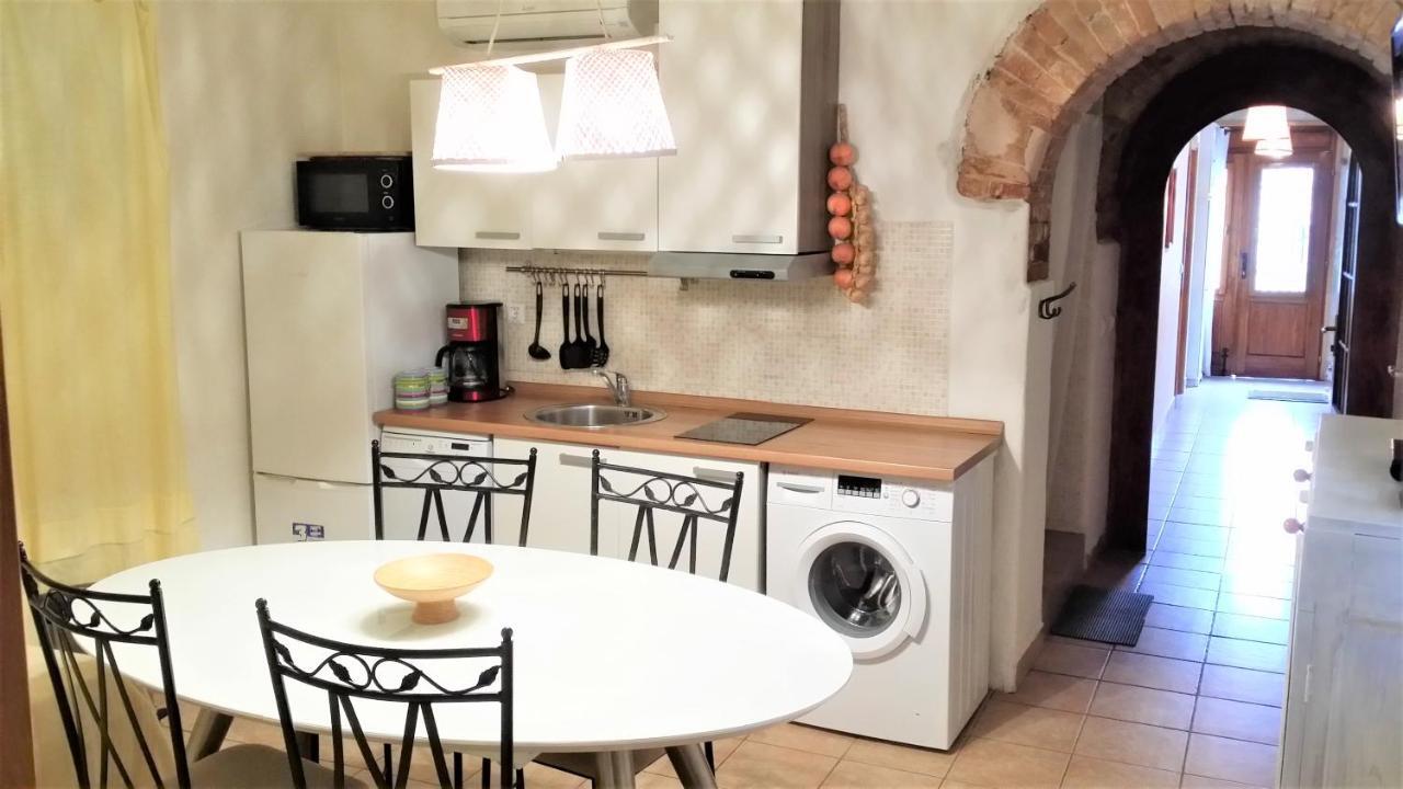 Authentic Mediterranean Apartment Split Exterior photo